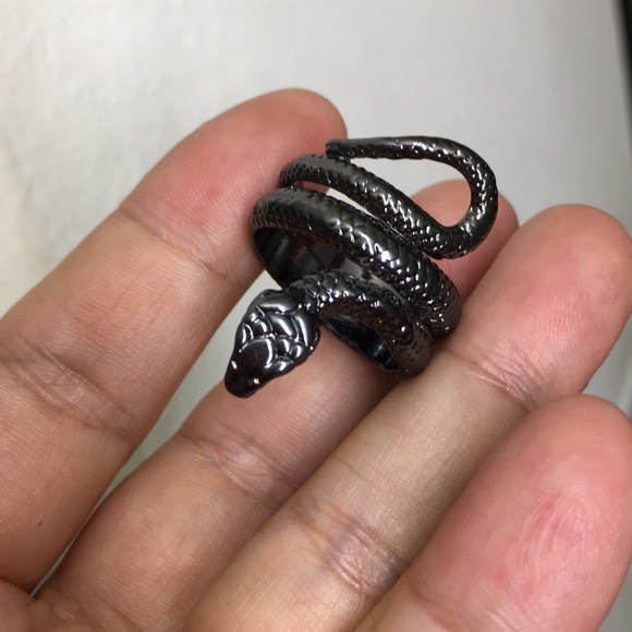 🖤New Snake ring - Picture 12 of 13